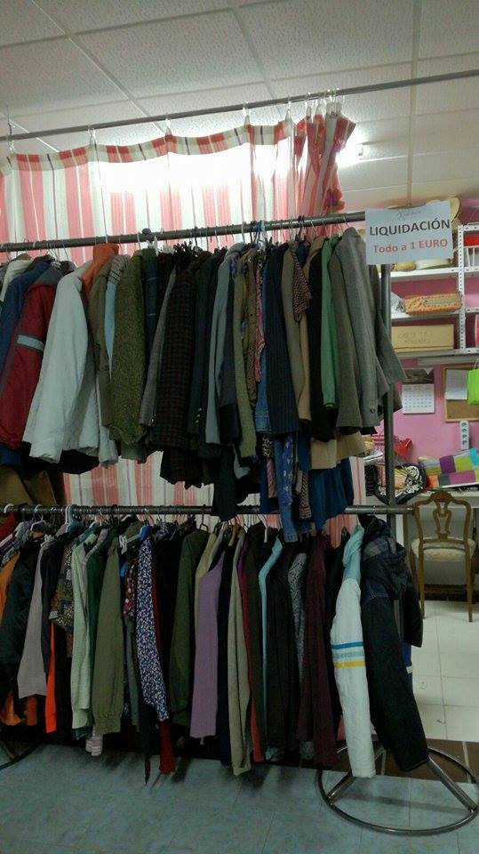 27 mercadillo de ropa y artesanía