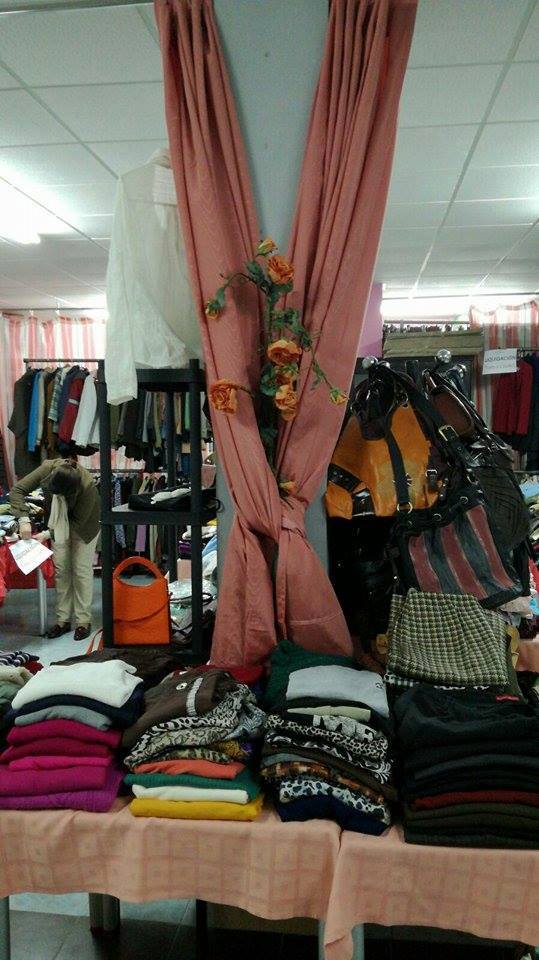 27 mercadillo de ropa y artesanía