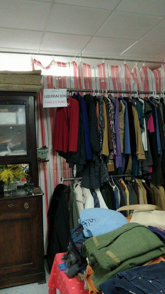 27 mercadillo de ropa y artesanía