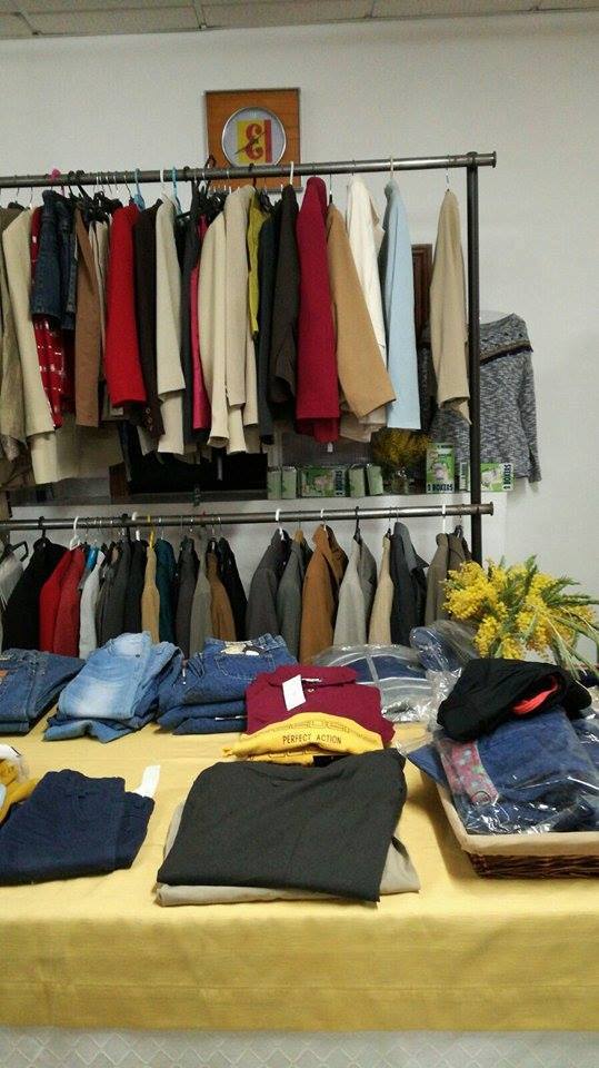 27 mercadillo de ropa y artesanía